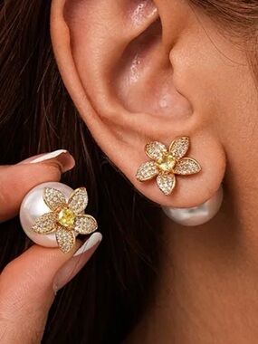 Pearl Flower Crystal Earrings